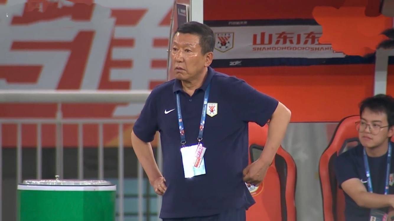 “上赛季我打进了14球，本赛季我已经打破了这个纪录，进这么多球对我来说并不自然，我承担了很多进攻责任。